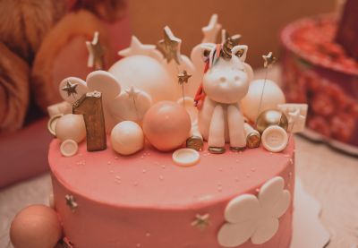 Torte für Babyparty eines Mädchen